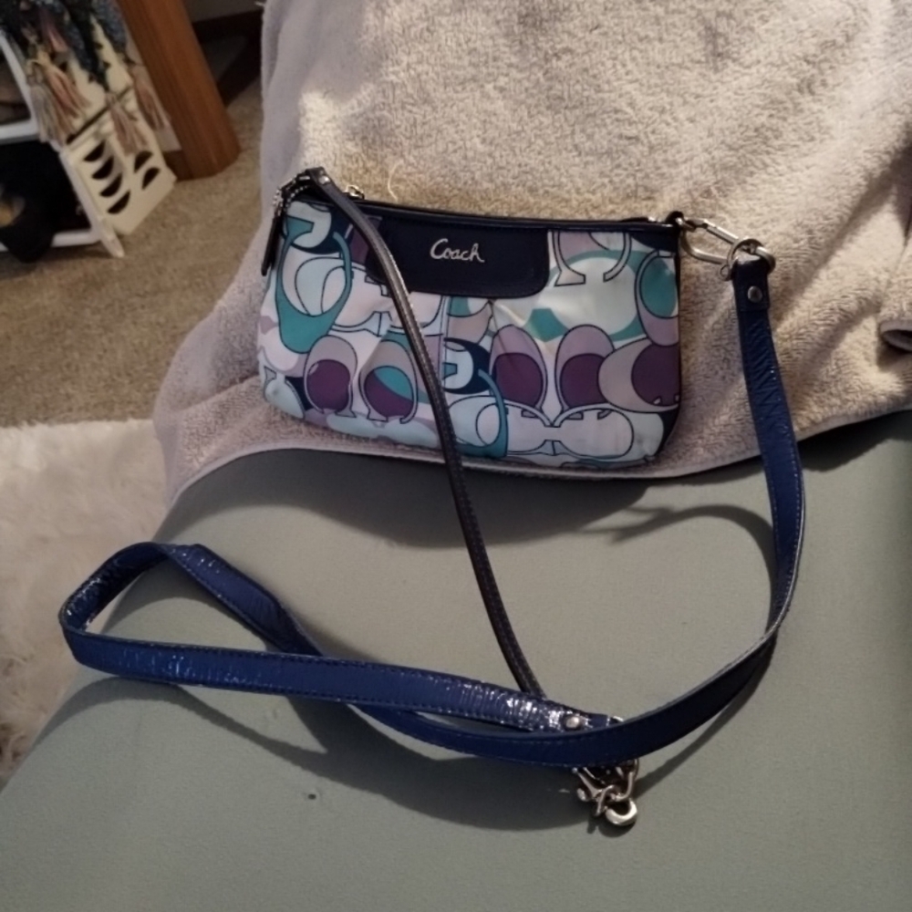 SOLD🍎🍎🍎oach Blue Multi Colored Sm. Poppy Graffiti Wristlet Shoulder Bag